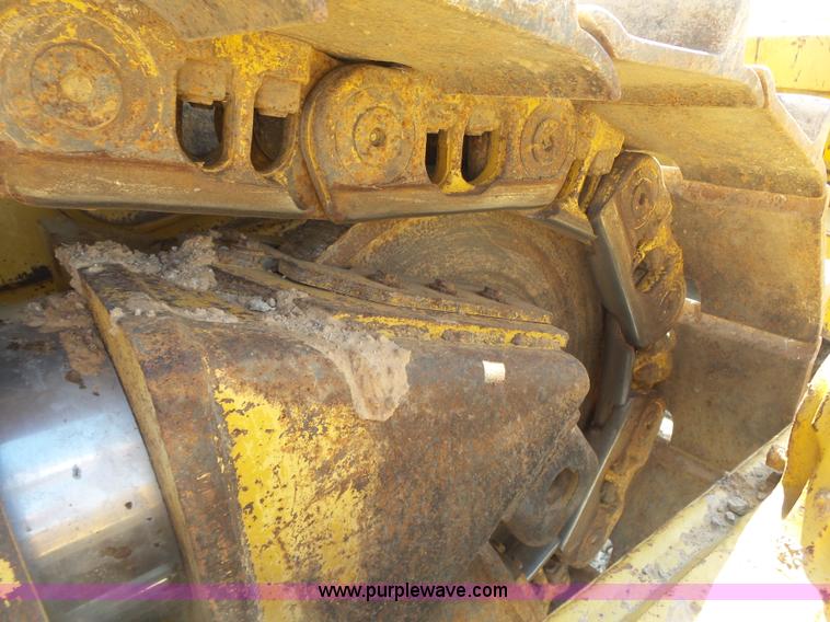image for item K7040 2006 Caterpillar D6R Series III dozer