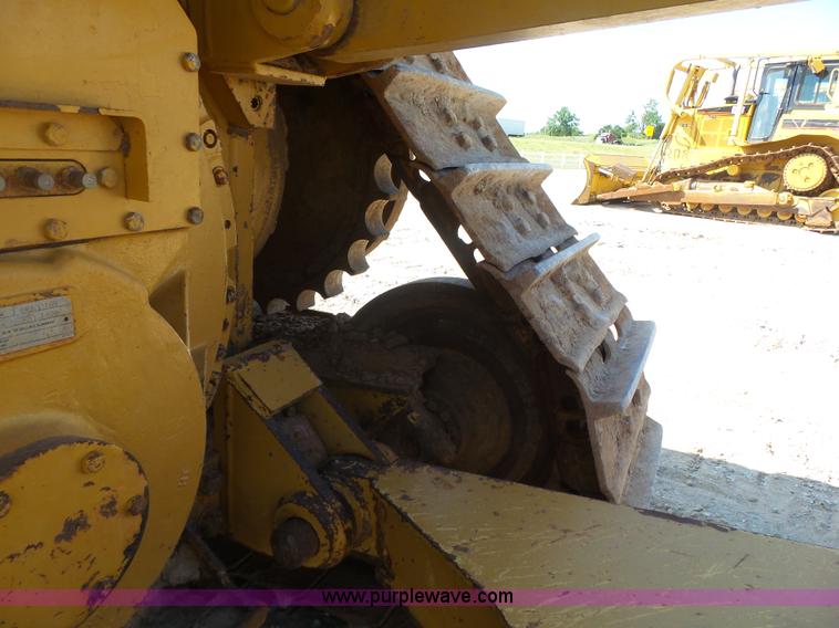 image for item K7040 2006 Caterpillar D6R Series III dozer