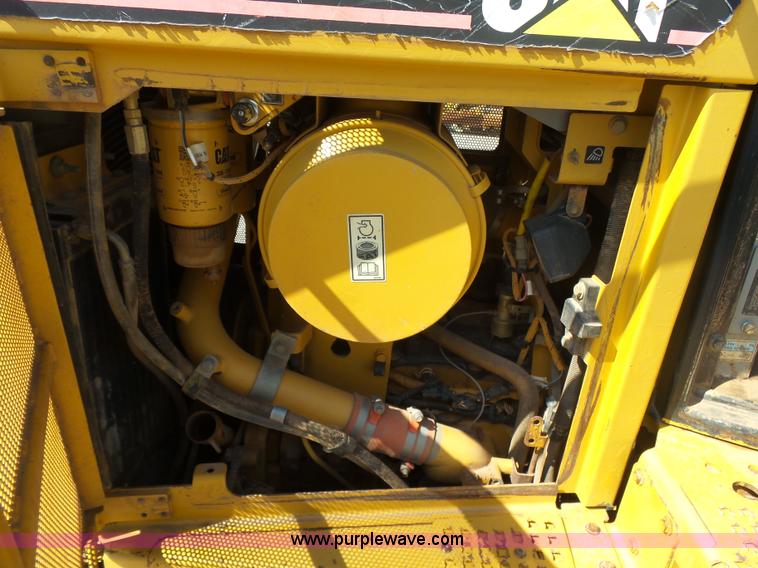 image for item K7040 2006 Caterpillar D6R Series III dozer