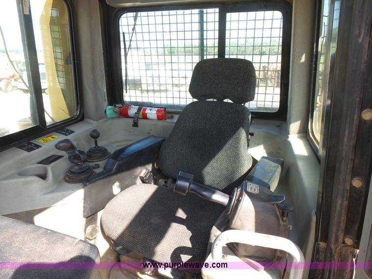 image for item K7042 2006 Caterpillar D6R XL Series III dozer