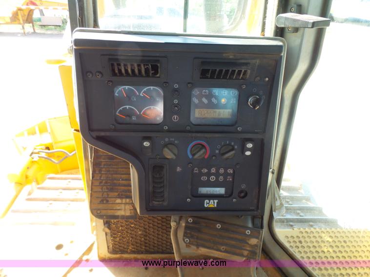 image for item K7042 2006 Caterpillar D6R XL Series III dozer