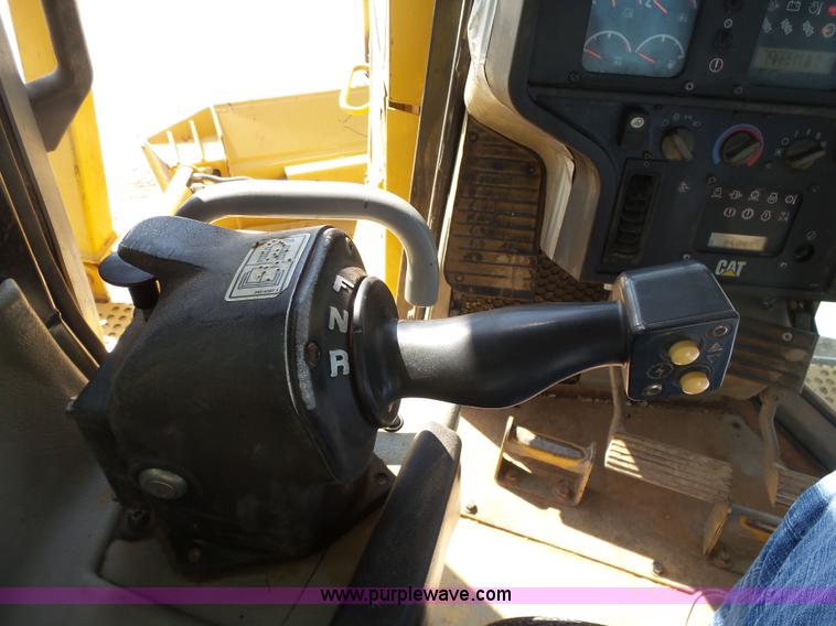 image for item K7042 2006 Caterpillar D6R XL Series III dozer