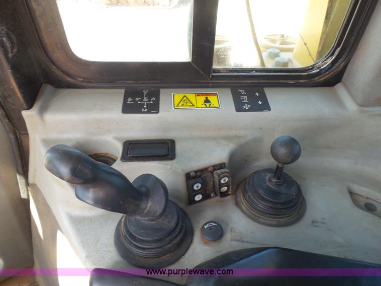 image for item K7042 2006 Caterpillar D6R XL Series III dozer