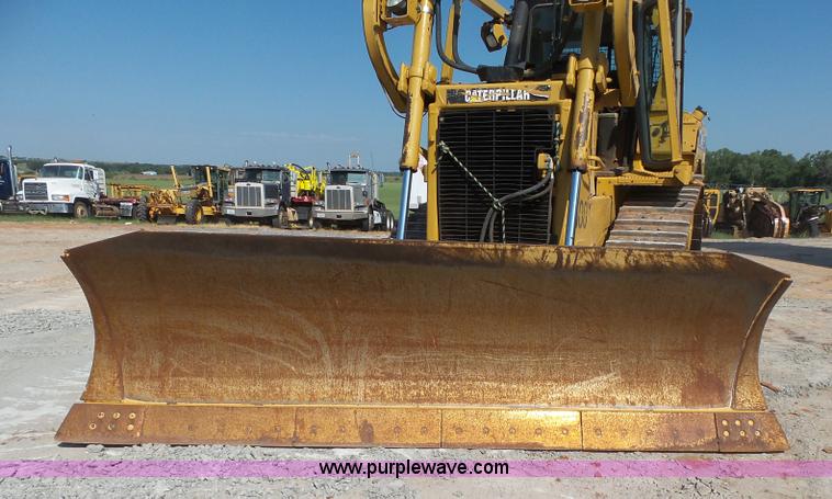 image for item K7042 2006 Caterpillar D6R XL Series III dozer