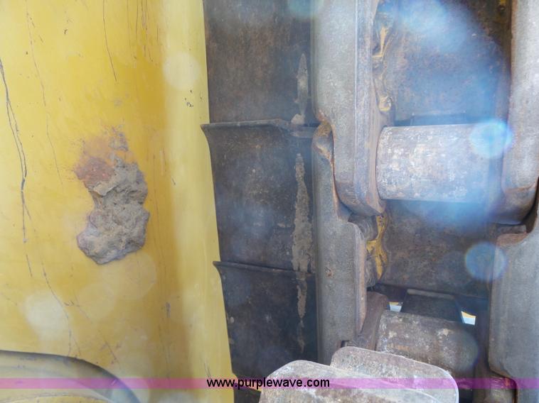 image for item K7042 2006 Caterpillar D6R XL Series III dozer