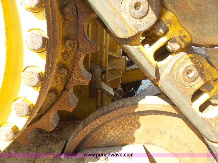 image for item K7042 2006 Caterpillar D6R XL Series III dozer