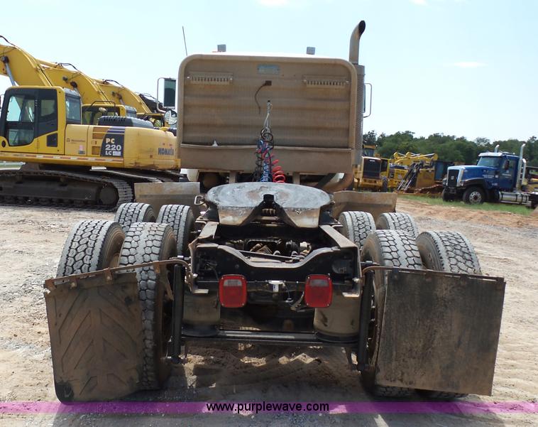 image for item K7043 1998 Mack CH613 Maxicruise semi truck