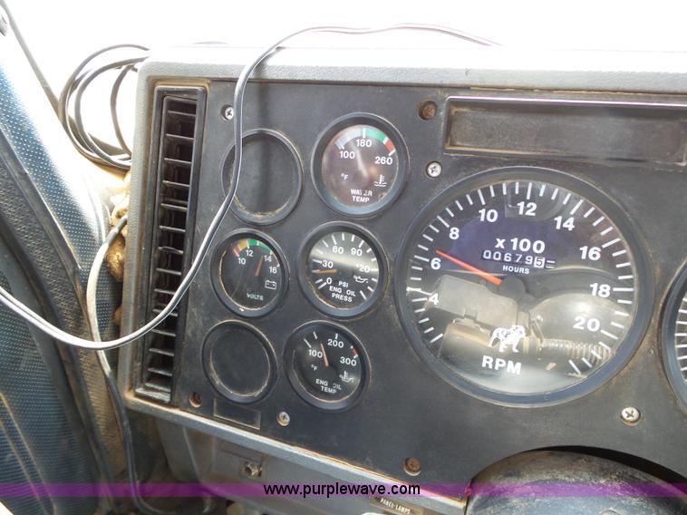 image for item K7043 1998 Mack CH613 Maxicruise semi truck