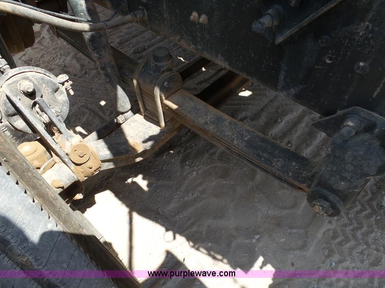 image for item K7043 1998 Mack CH613 Maxicruise semi truck