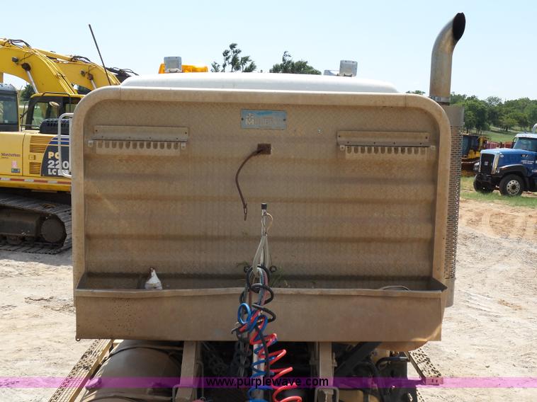 image for item K7043 1998 Mack CH613 Maxicruise semi truck