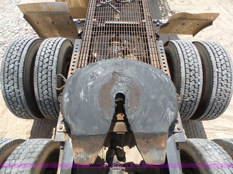 image for item K7043 1998 Mack CH613 Maxicruise semi truck