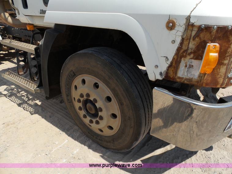 image for item K7043 1998 Mack CH613 Maxicruise semi truck