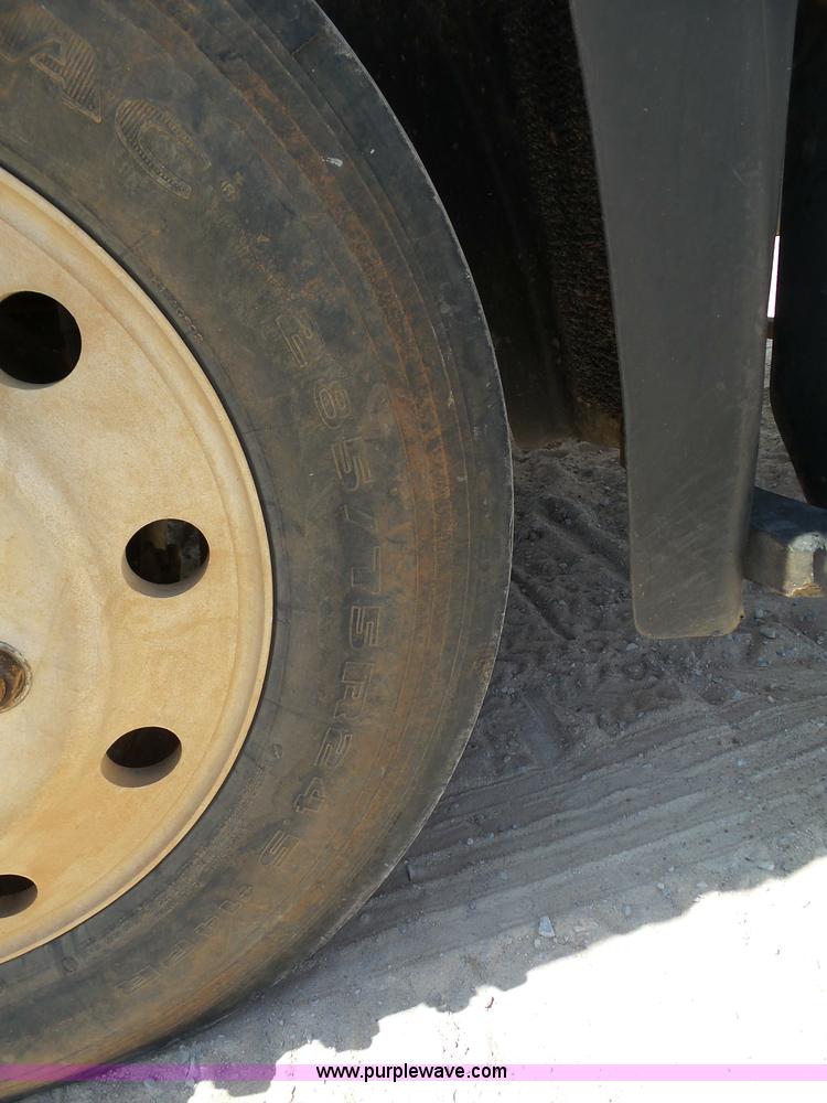 image for item K7043 1998 Mack CH613 Maxicruise semi truck