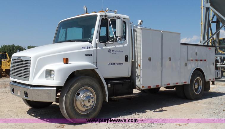 image for item K7044 2003 Freightliner FL70 service truck