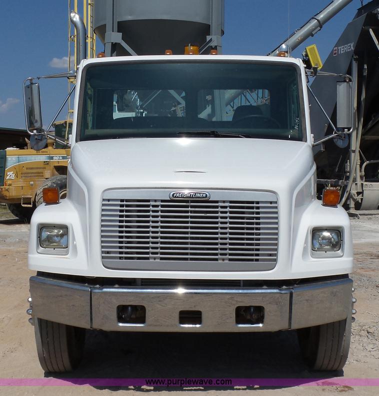 image for item K7044 2003 Freightliner FL70 service truck