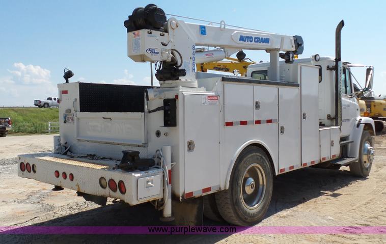 image for item K7044 2003 Freightliner FL70 service truck