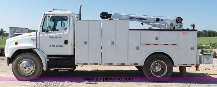 image for item K7044 2003 Freightliner FL70 service truck