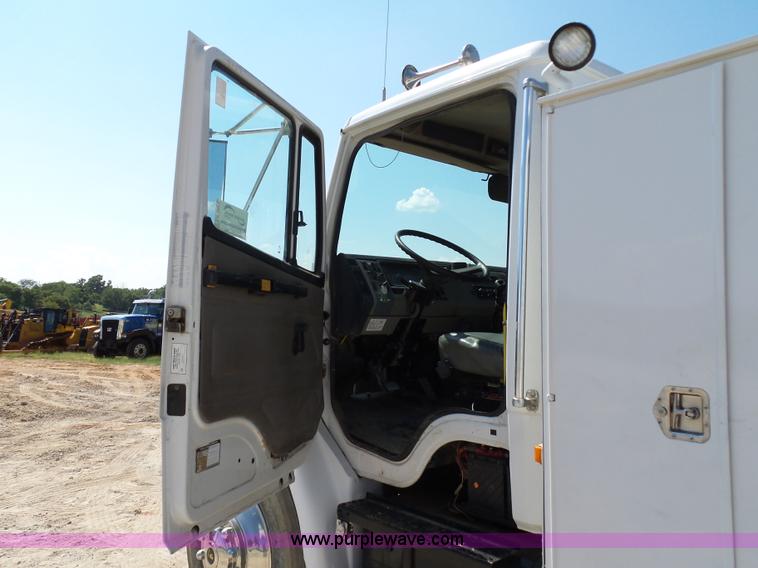 image for item K7044 2003 Freightliner FL70 service truck