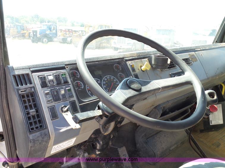 image for item K7044 2003 Freightliner FL70 service truck