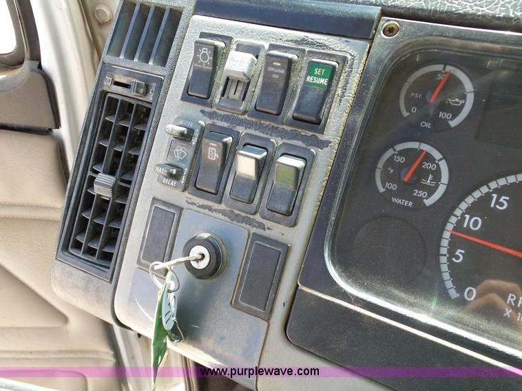 image for item K7044 2003 Freightliner FL70 service truck