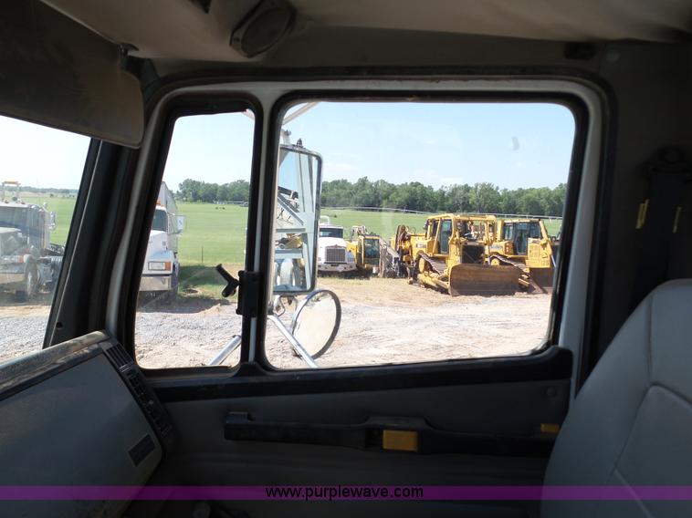 image for item K7044 2003 Freightliner FL70 service truck