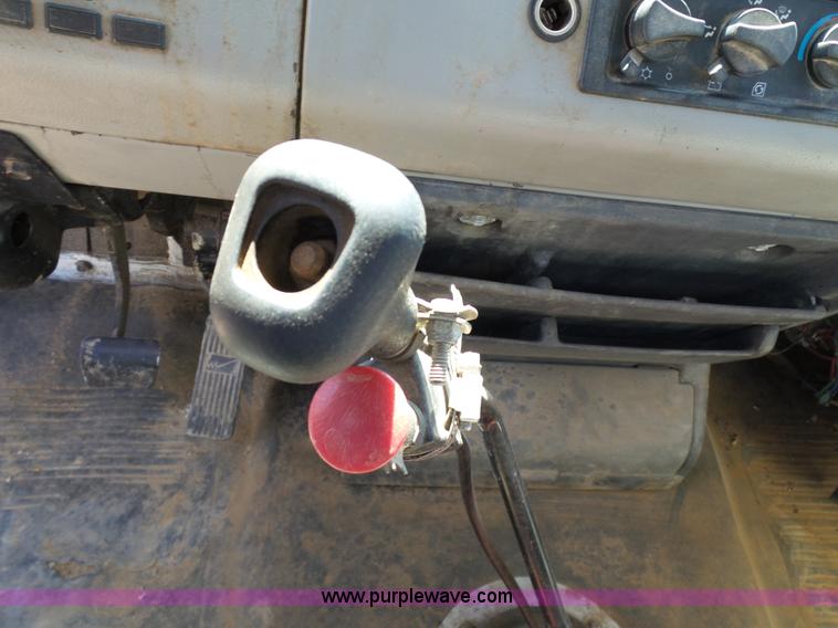 image for item K7044 2003 Freightliner FL70 service truck