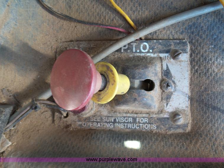 image for item K7044 2003 Freightliner FL70 service truck