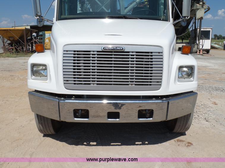 image for item K7044 2003 Freightliner FL70 service truck