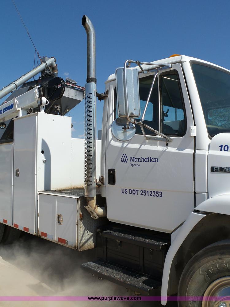 image for item K7044 2003 Freightliner FL70 service truck