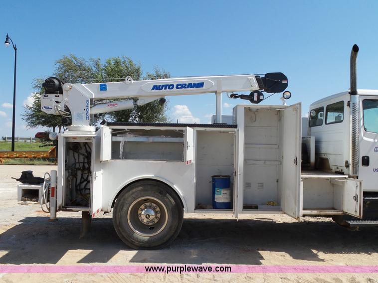 image for item K7044 2003 Freightliner FL70 service truck