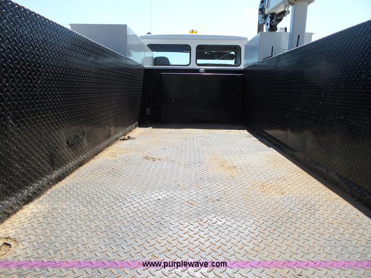 image for item K7044 2003 Freightliner FL70 service truck