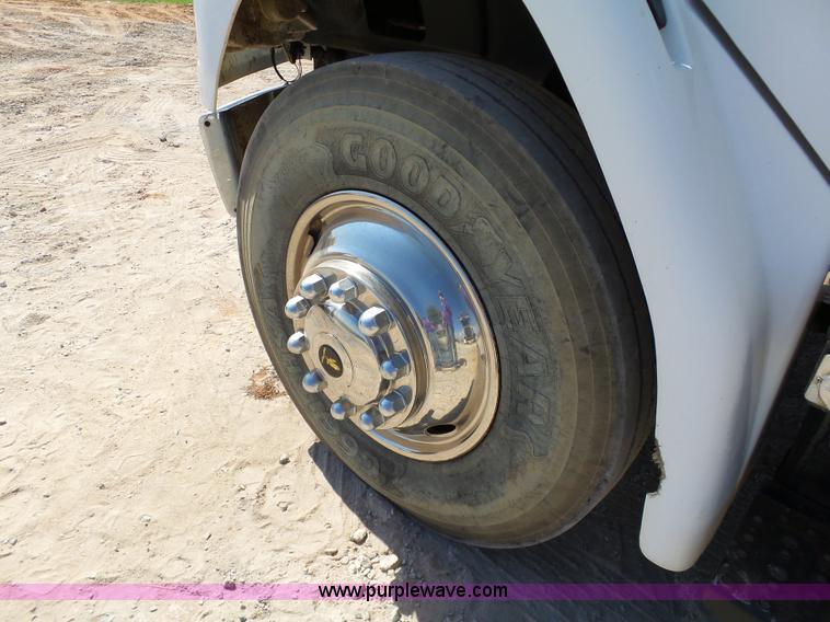 image for item K7044 2003 Freightliner FL70 service truck