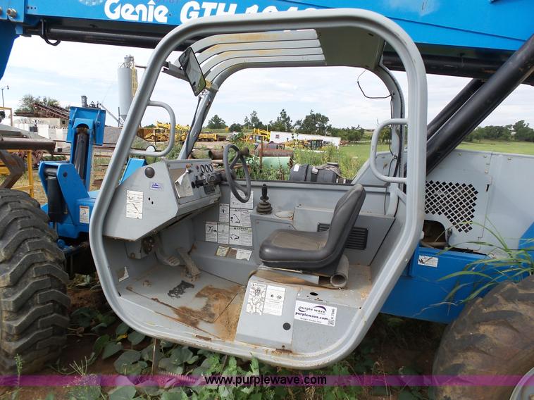 image for item K7046 2007 Genie GTH-1048 telehandler