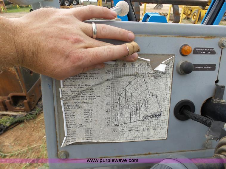 image for item K7046 2007 Genie GTH-1048 telehandler