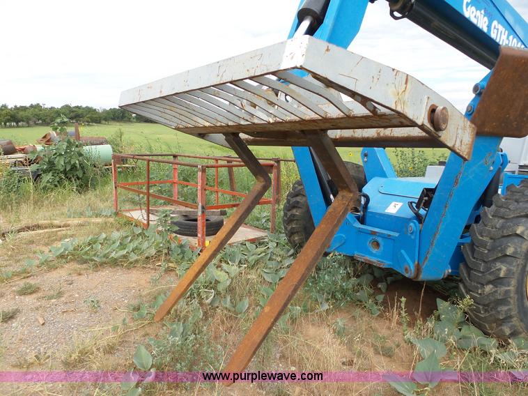 image for item K7046 2007 Genie GTH-1048 telehandler