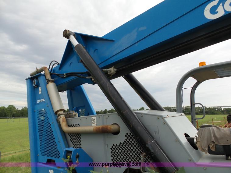 image for item K7046 2007 Genie GTH-1048 telehandler