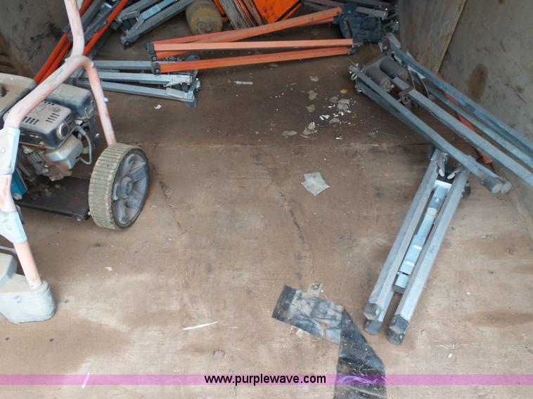 image for item K7048 2008 Load Runner ILRD716TA2 enclosed cargo trailer