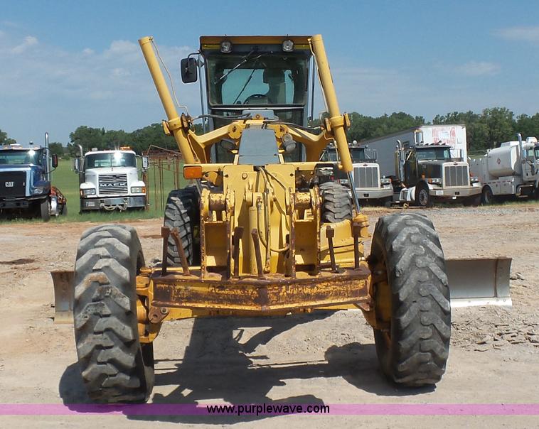 image for item K7050 2002 John Deere 770CH Series II motor grader