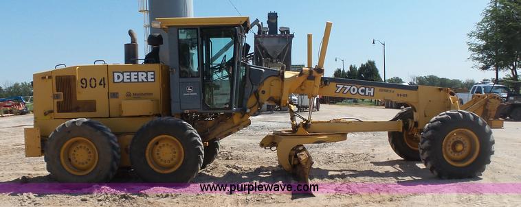 image for item K7050 2002 John Deere 770CH Series II motor grader