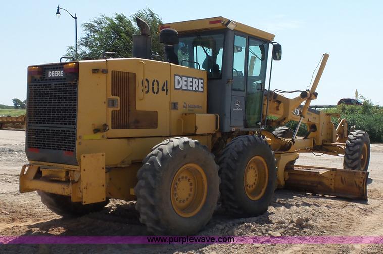 image for item K7050 2002 John Deere 770CH Series II motor grader