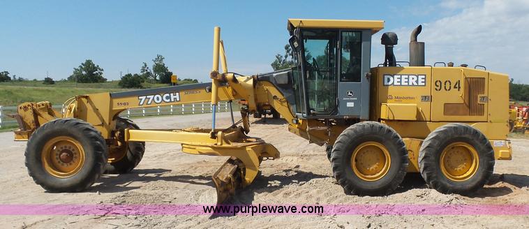 image for item K7050 2002 John Deere 770CH Series II motor grader