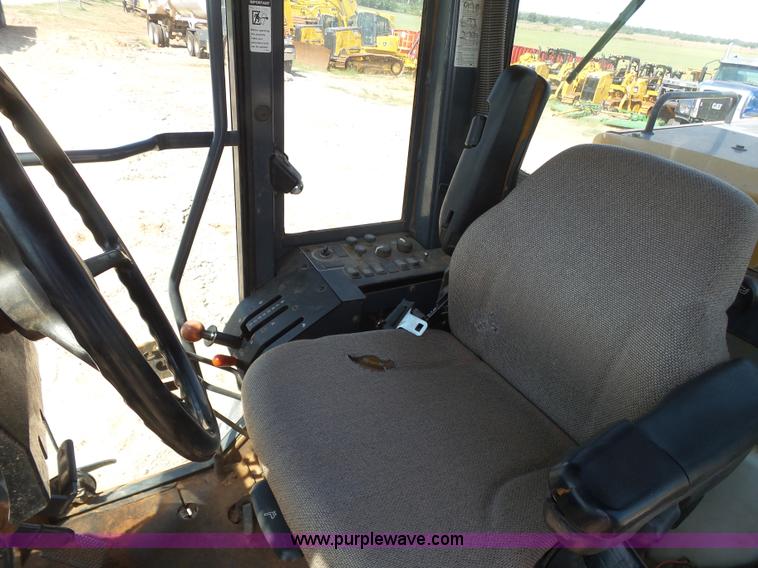 image for item K7050 2002 John Deere 770CH Series II motor grader