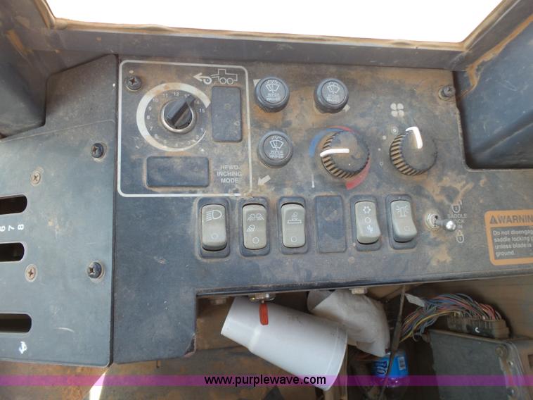 image for item K7050 2002 John Deere 770CH Series II motor grader