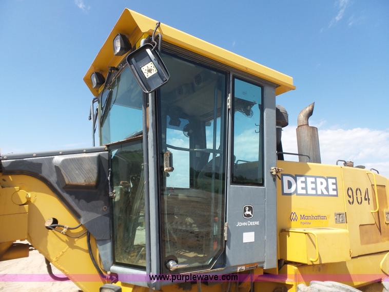 image for item K7050 2002 John Deere 770CH Series II motor grader