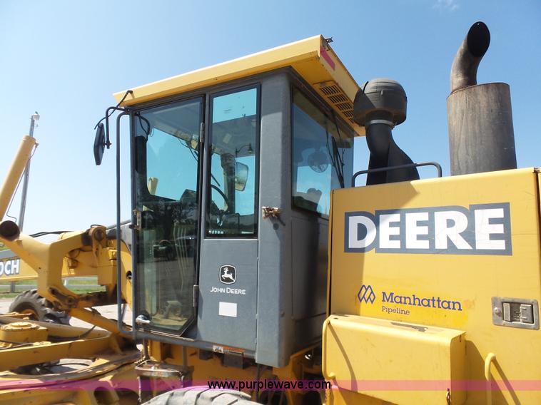 image for item K7050 2002 John Deere 770CH Series II motor grader