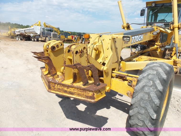 image for item K7050 2002 John Deere 770CH Series II motor grader