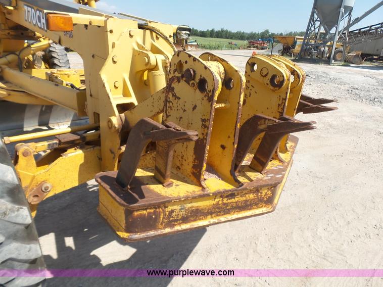 image for item K7050 2002 John Deere 770CH Series II motor grader