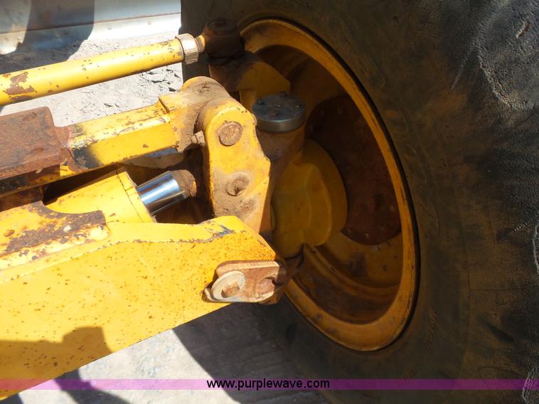 image for item K7050 2002 John Deere 770CH Series II motor grader