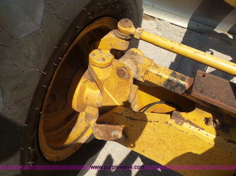 image for item K7050 2002 John Deere 770CH Series II motor grader