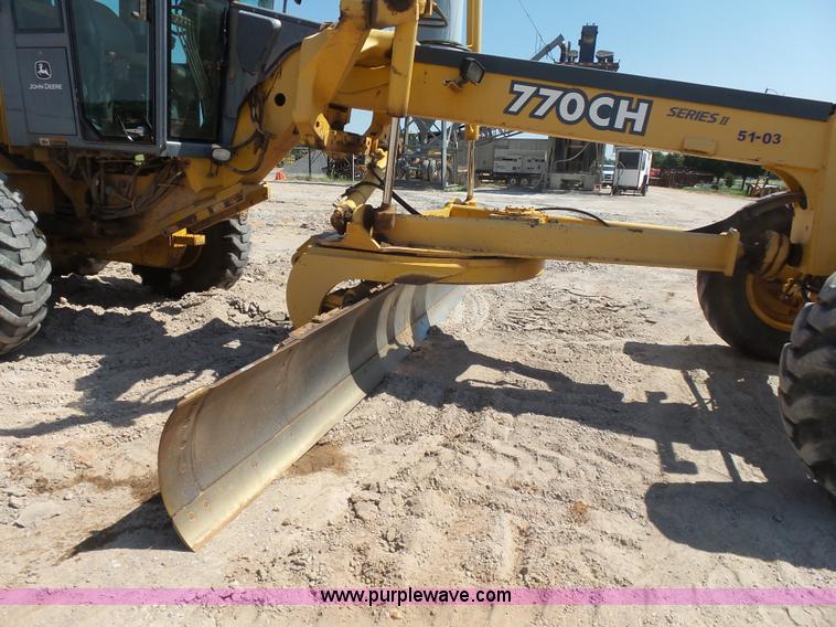 image for item K7050 2002 John Deere 770CH Series II motor grader